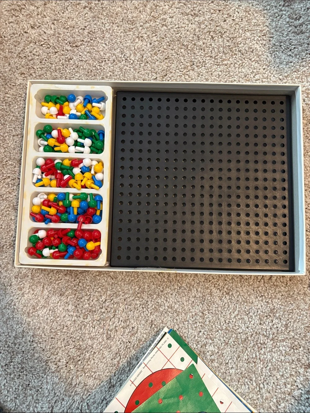 Ravensburger Picture Peg Game vintage preschool game with Multi-Color Artwork